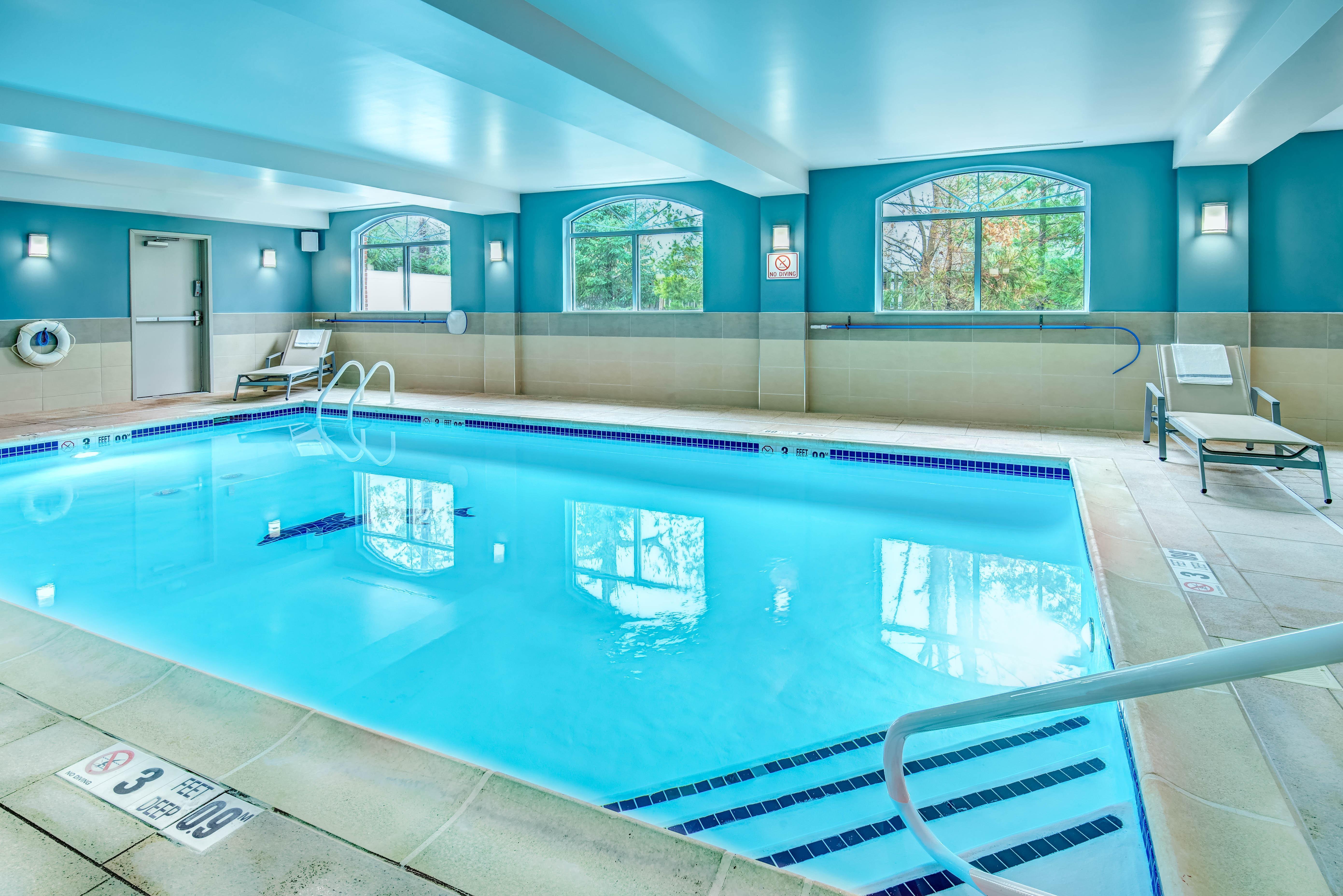 Hotel Express Woodbridge By Ihg