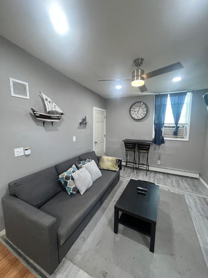 Apartamento 2 Bedroom Near Airport Hillside