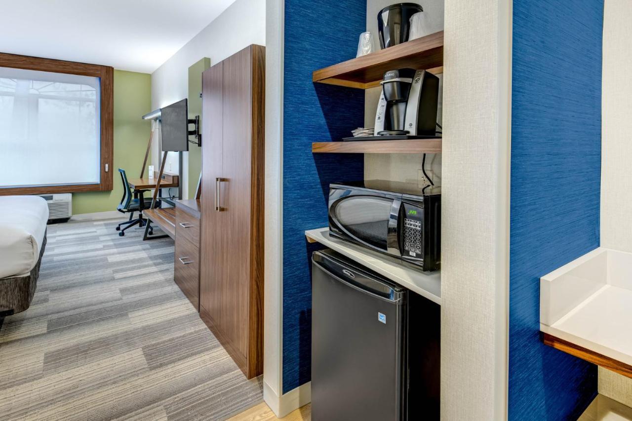 Express Woodbridge By Ihg Hotel