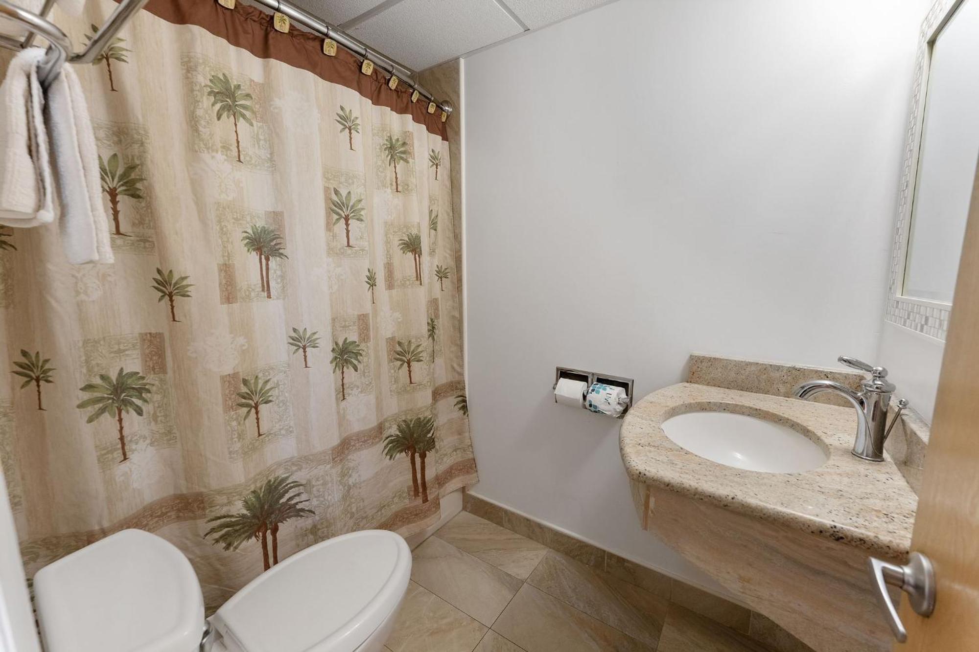 Waikiki Oceanfront Motel 2*