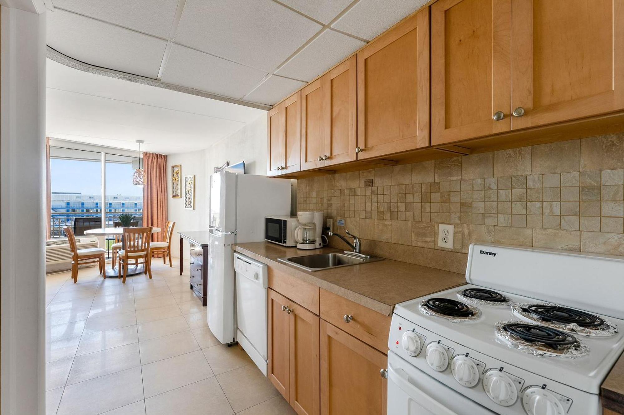 Waikiki Oceanfront 2*