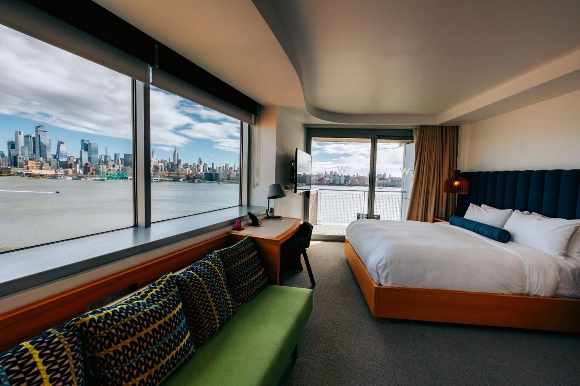 W Hotel 4*