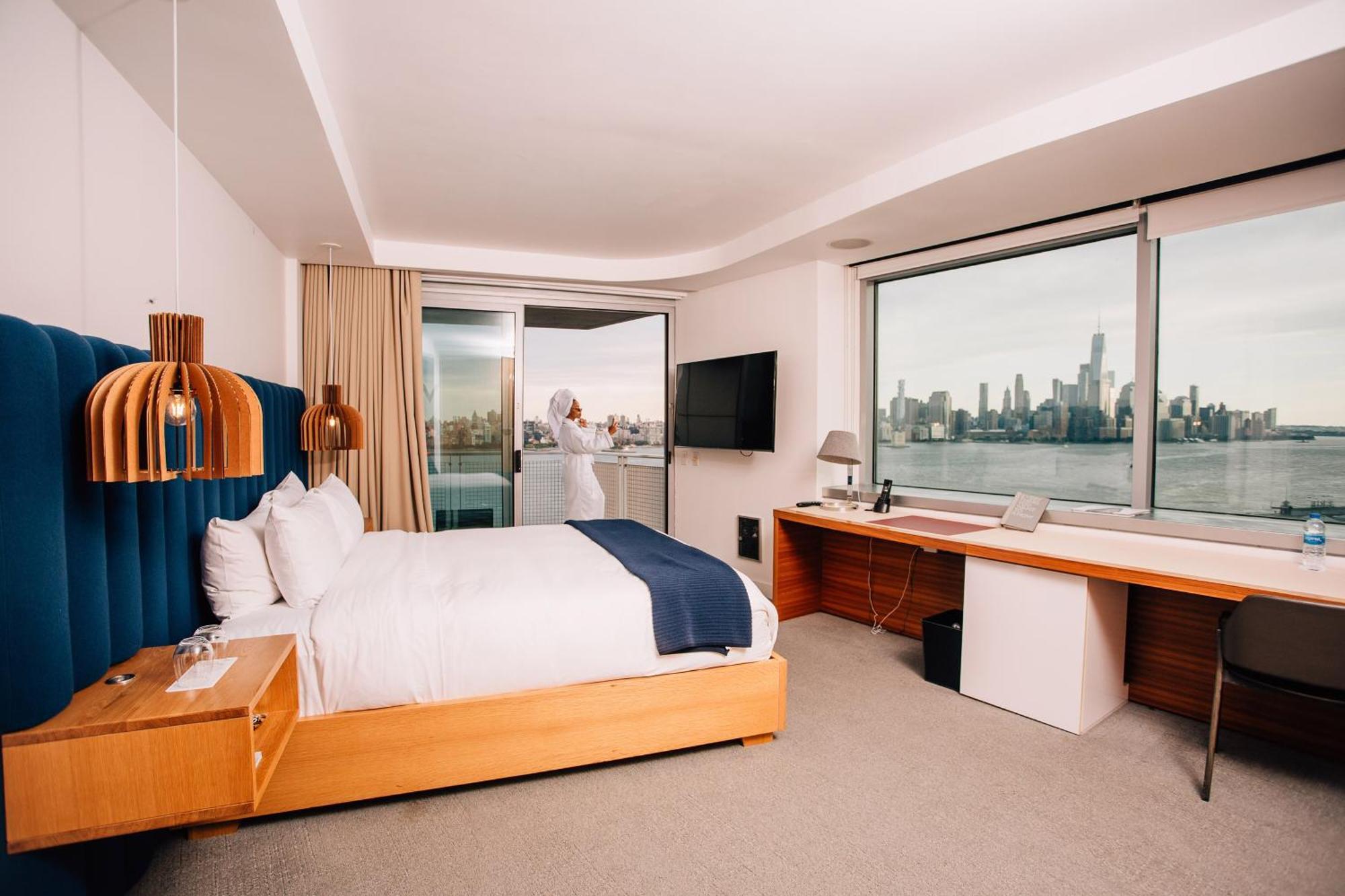 W 4* Hoboken
