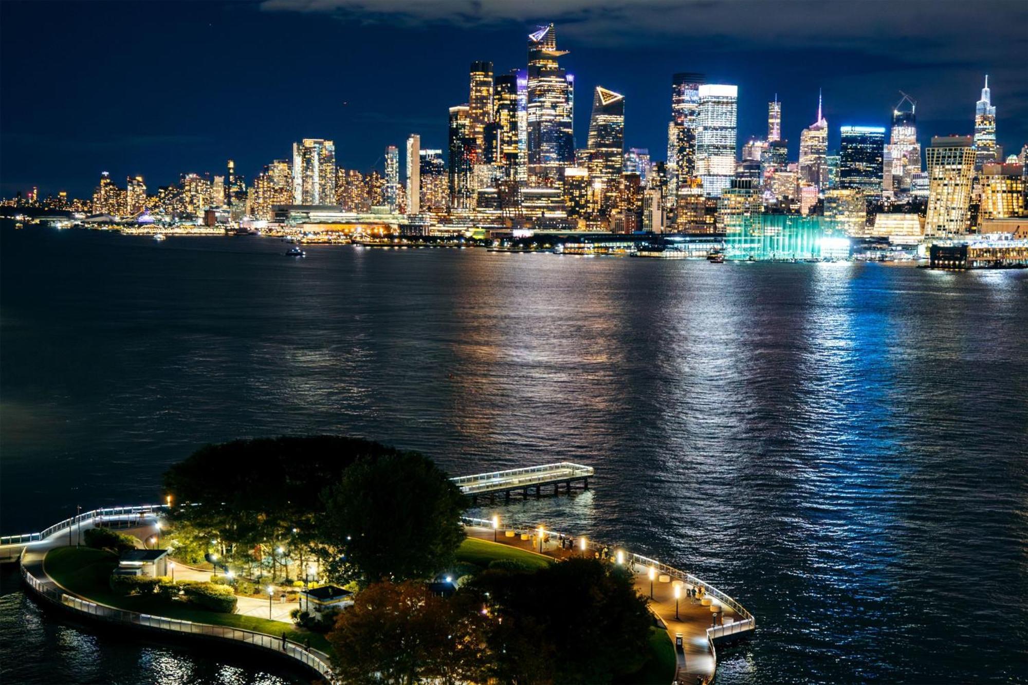 W 4* Hoboken