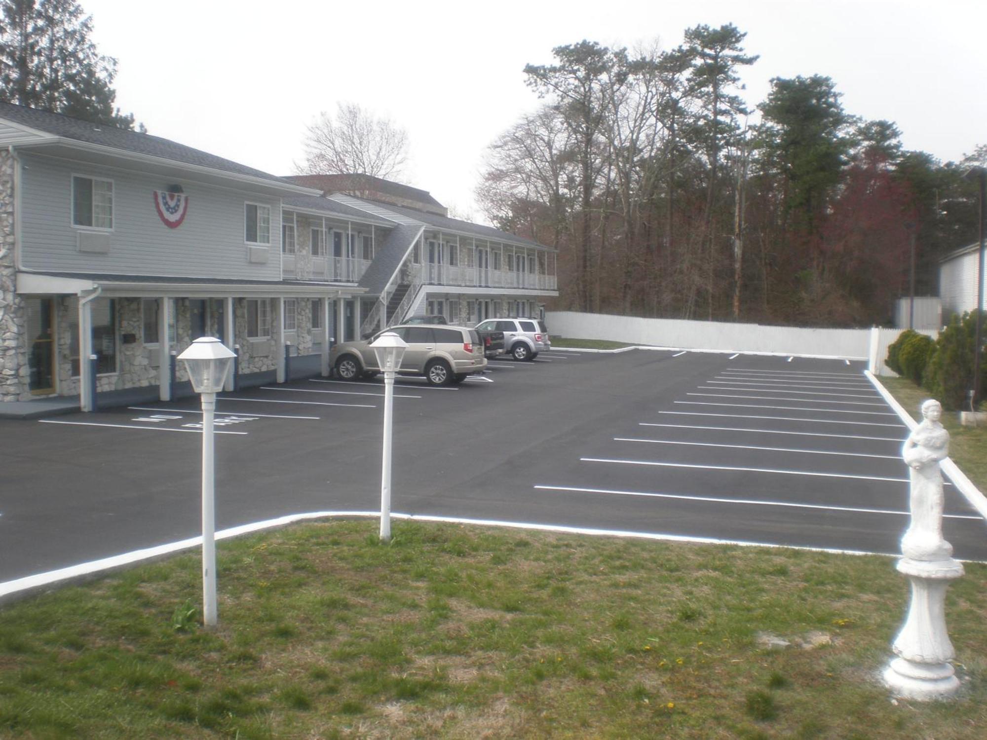 Budgetel & Atlantic Motel 2*