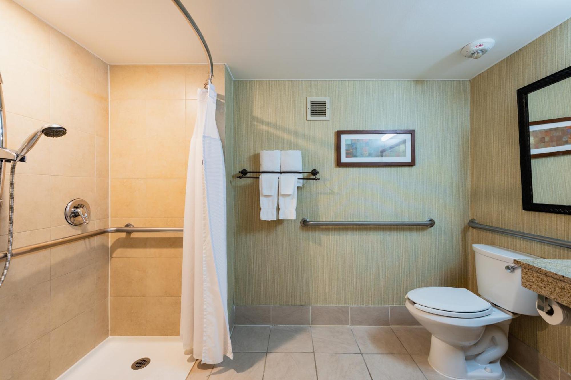Hotel Crowne Plaza Newark Airport By Ihg 4*