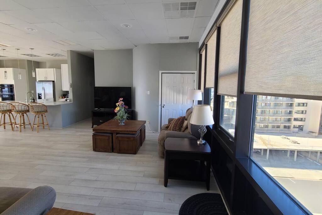 Stunning Ocean-front Penthouse 1800sf 3br 2ba 7bed At Regency Tower Holiday home North Wildwood
