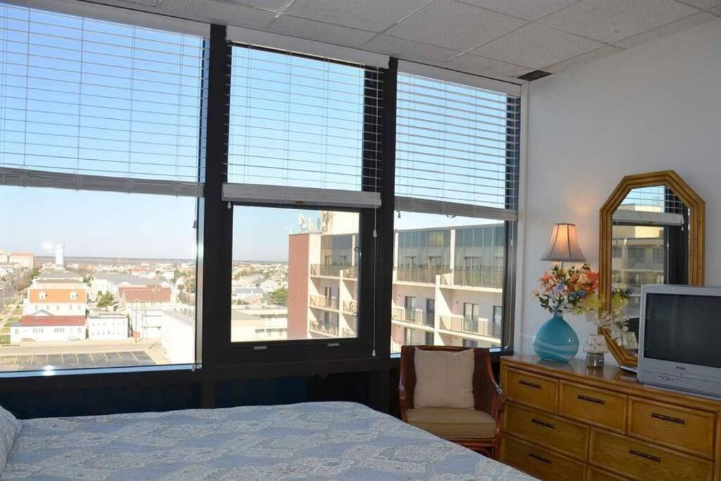 Holiday home Stunning Ocean-front Penthouse 1800sf 3br 2ba 7bed At Regency Tower *