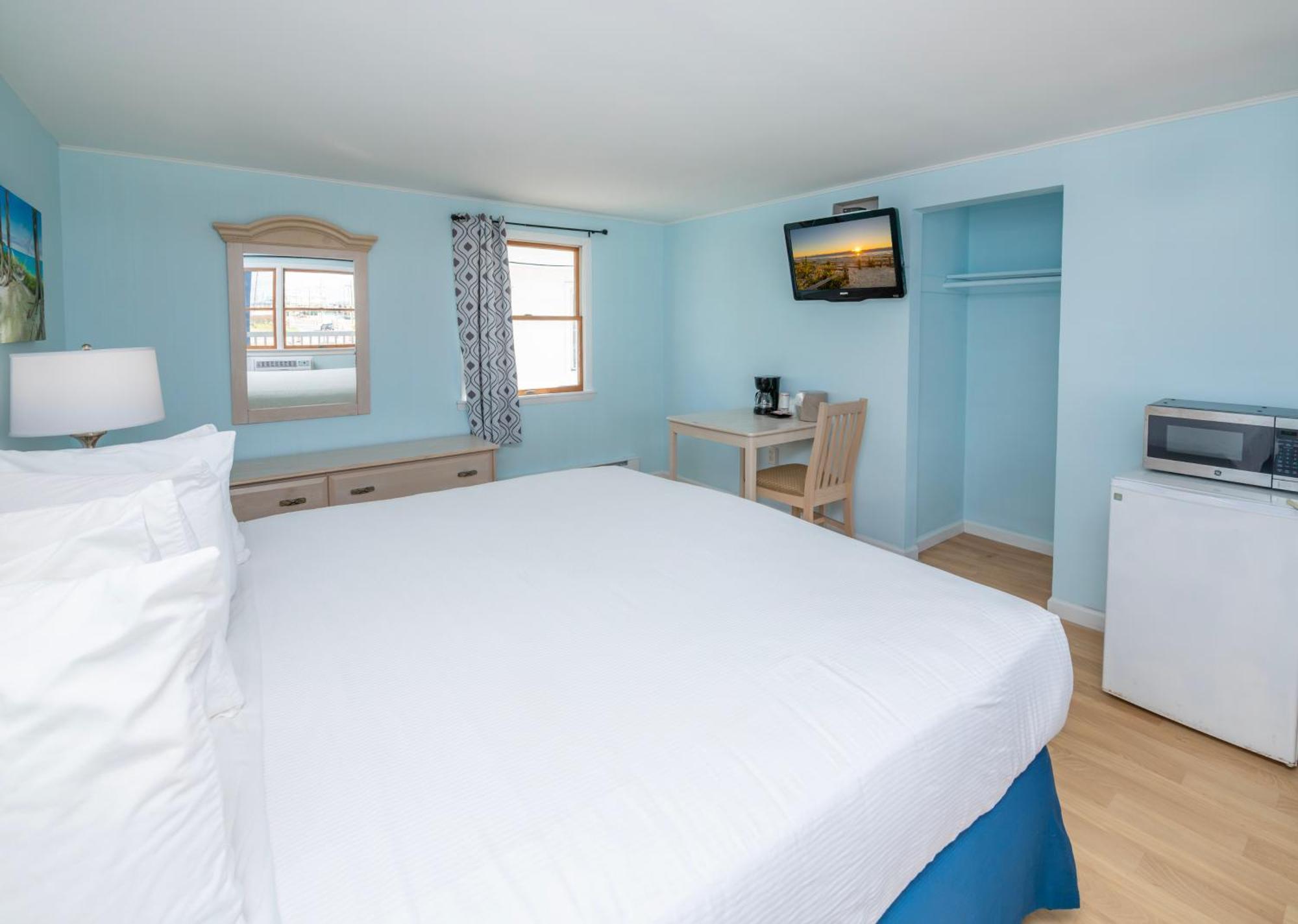 Drifting Sands Oceanfront 3*