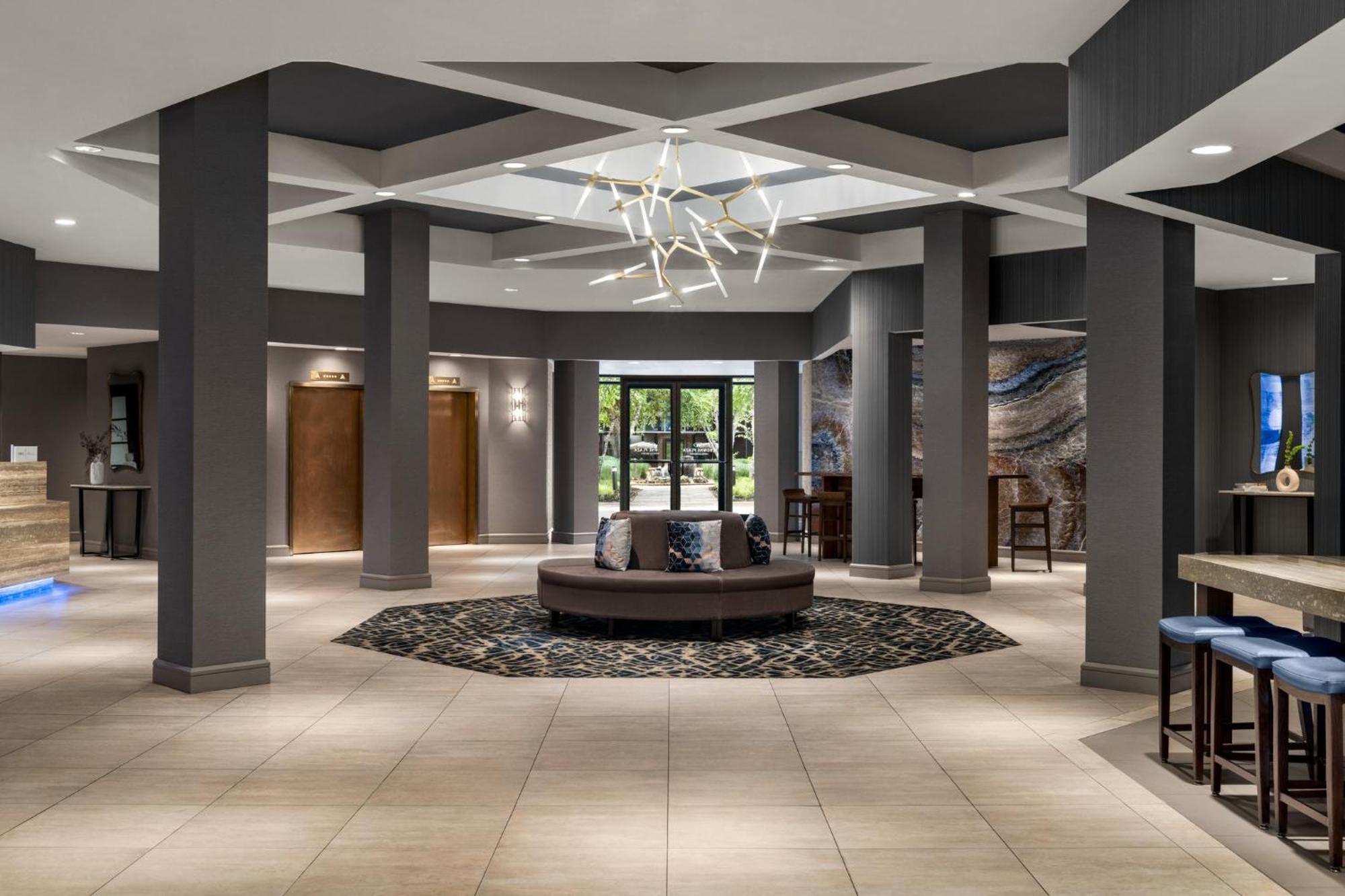 Crowne Plaza By Ihg Edison