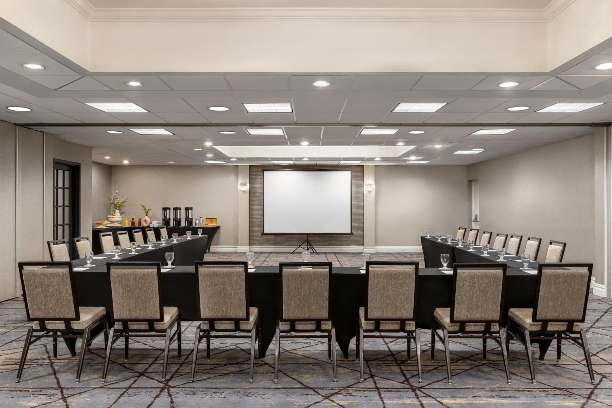 Crowne Plaza By Ihg 4* Edison