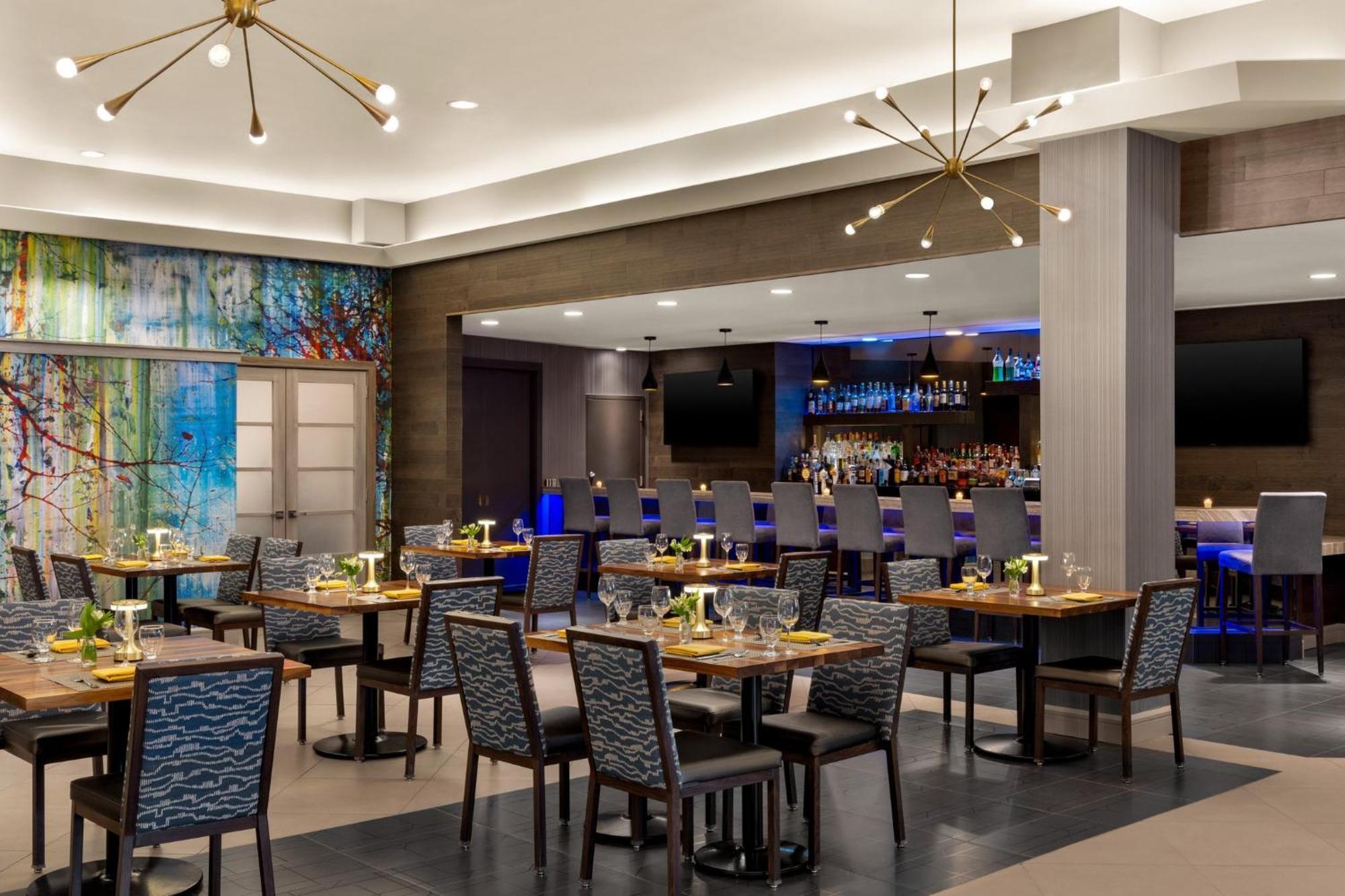 Crowne Plaza By Ihg Hotel 4*