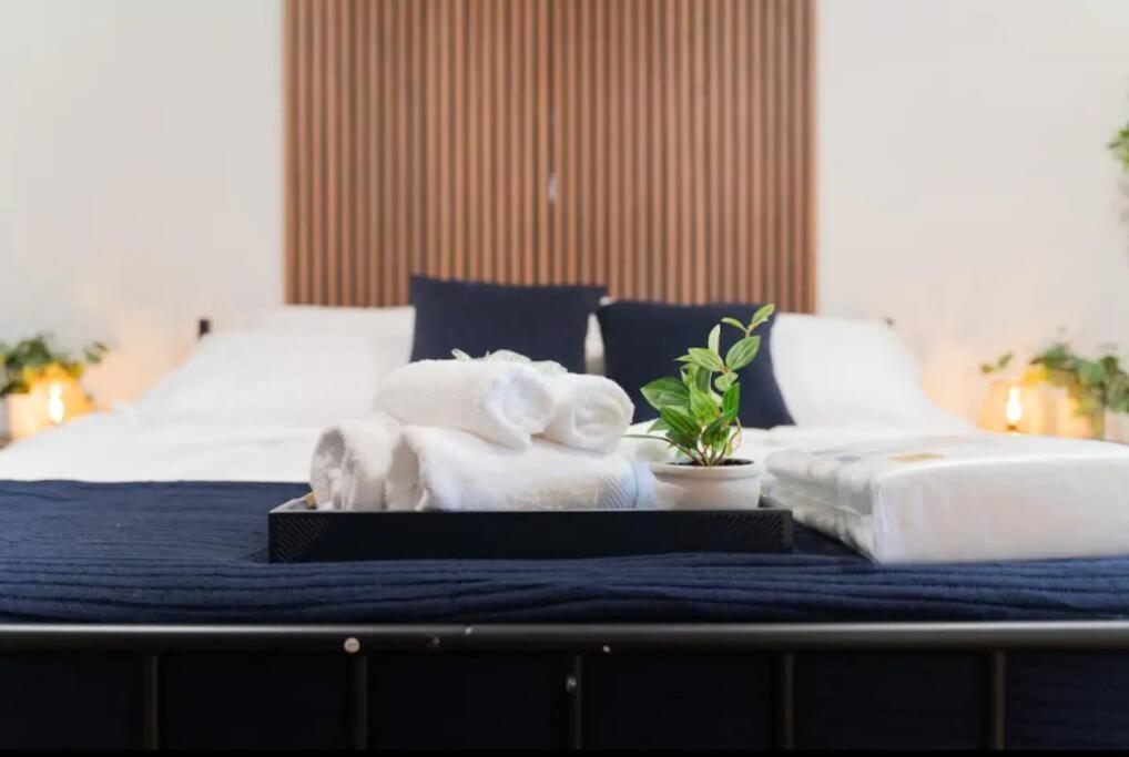 2 Deep Apts By American Dream, Sleeps 8 *
