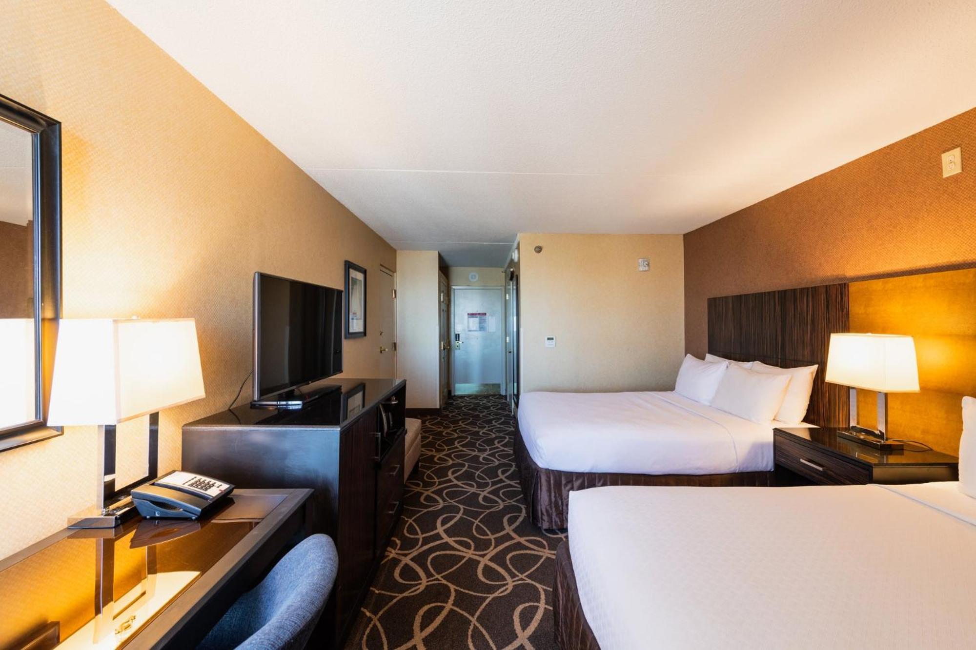 Crowne Plaza Newark Airport By Ihg Elizabeth