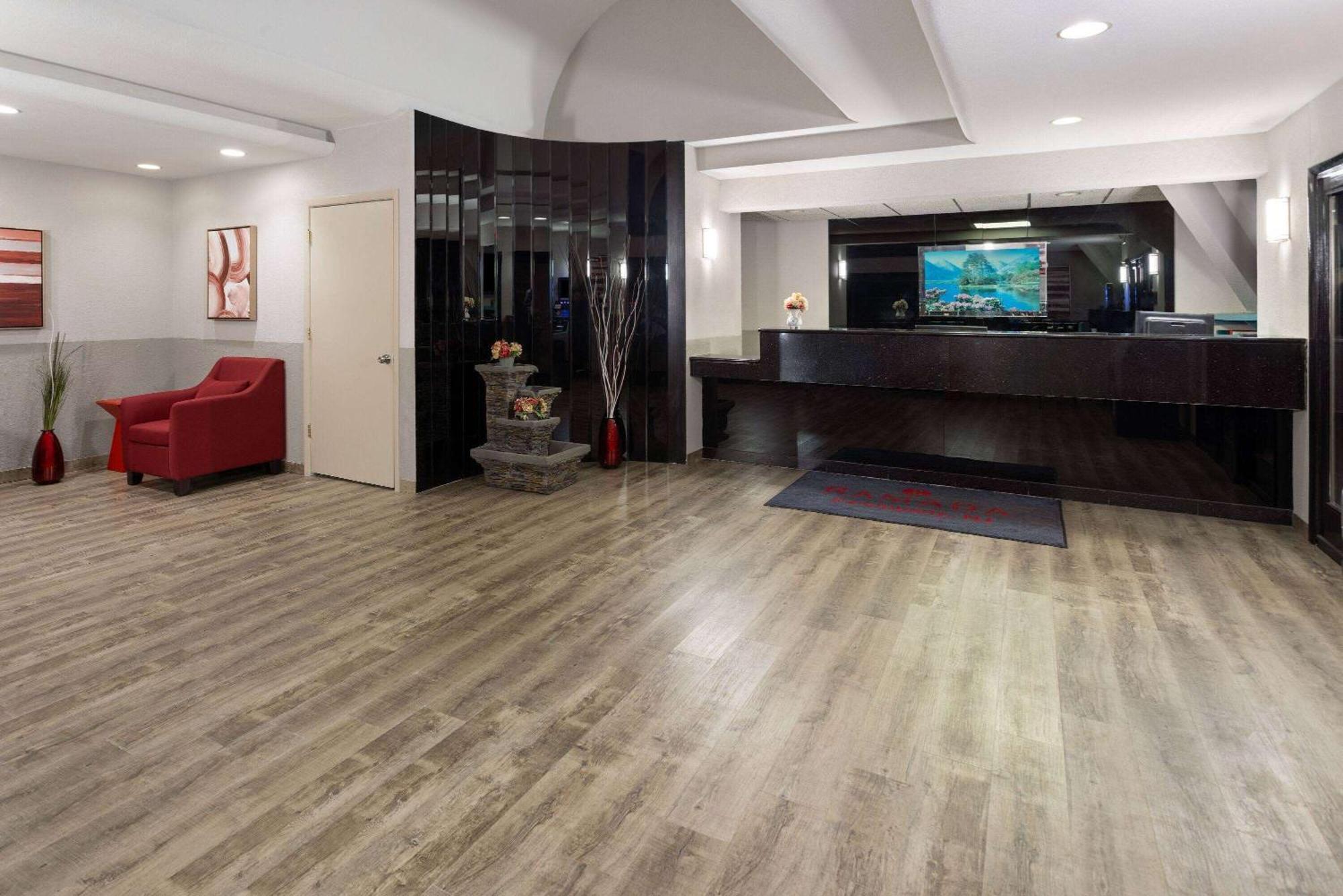 Ramada By Wyndham Hotel 2*