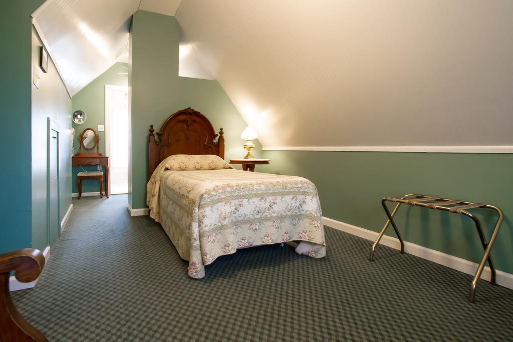 Albert Stevens Bed & Breakfast 3*