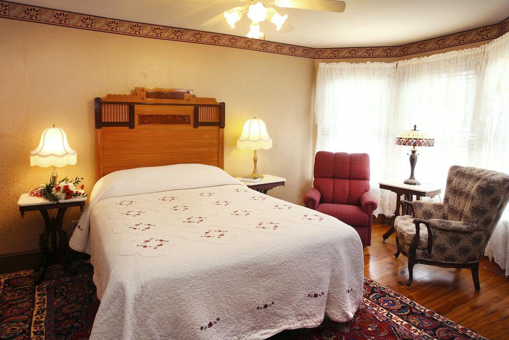 Bed & Breakfast Albert Stevens 3*