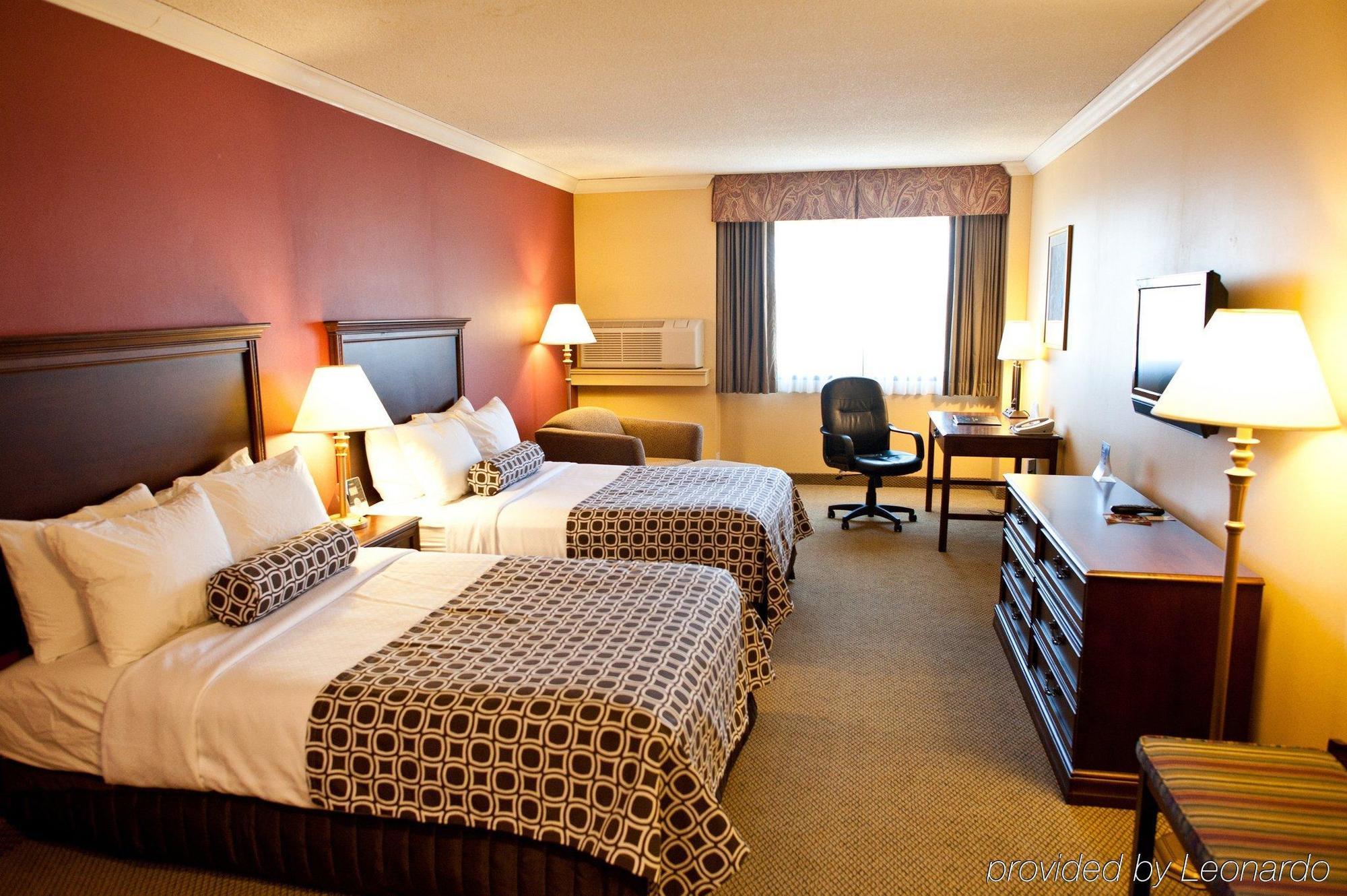 Crowne Plaza By Ihg Hotel 4*