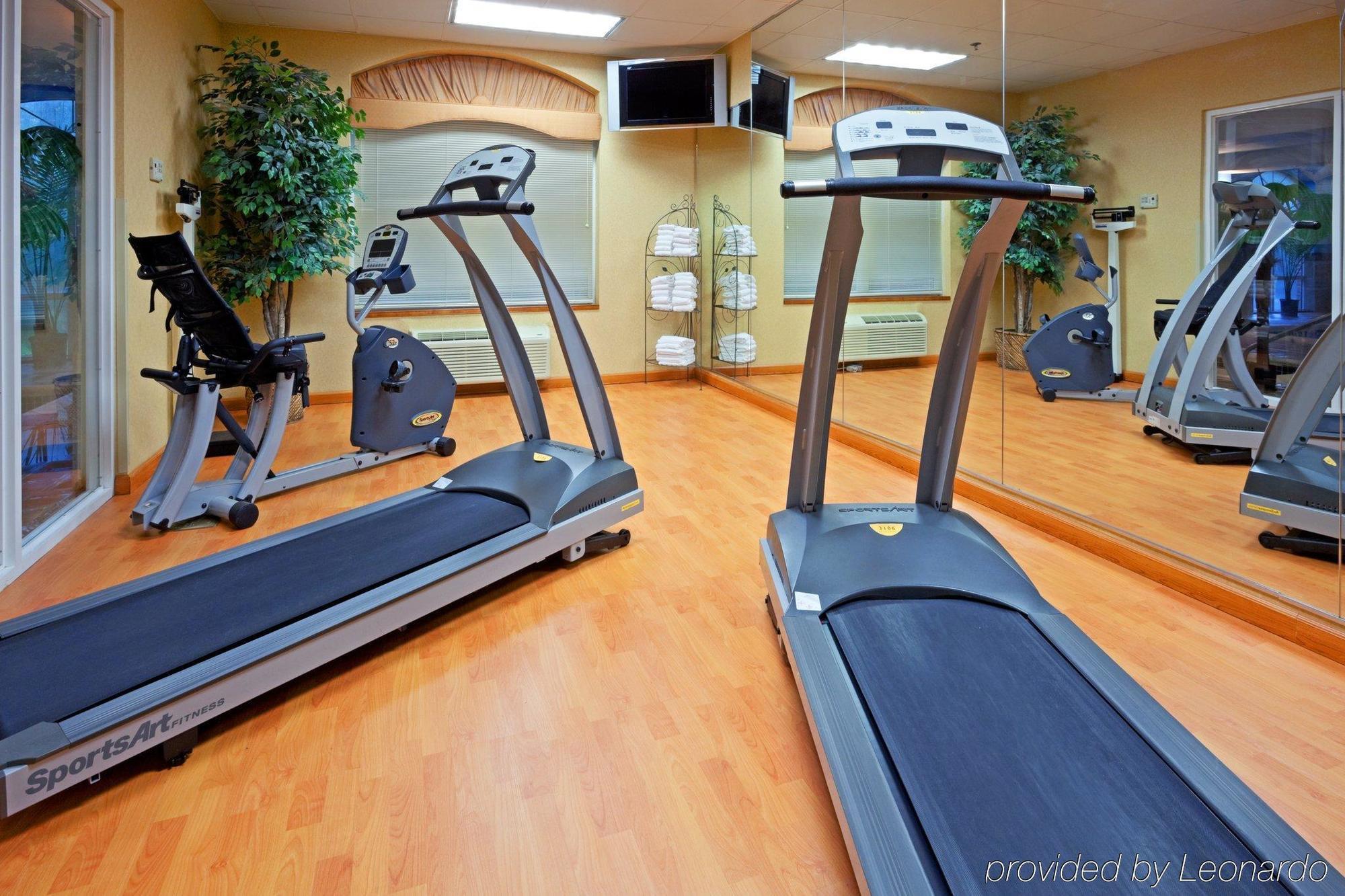 Hotel Express Woodbridge By Ihg