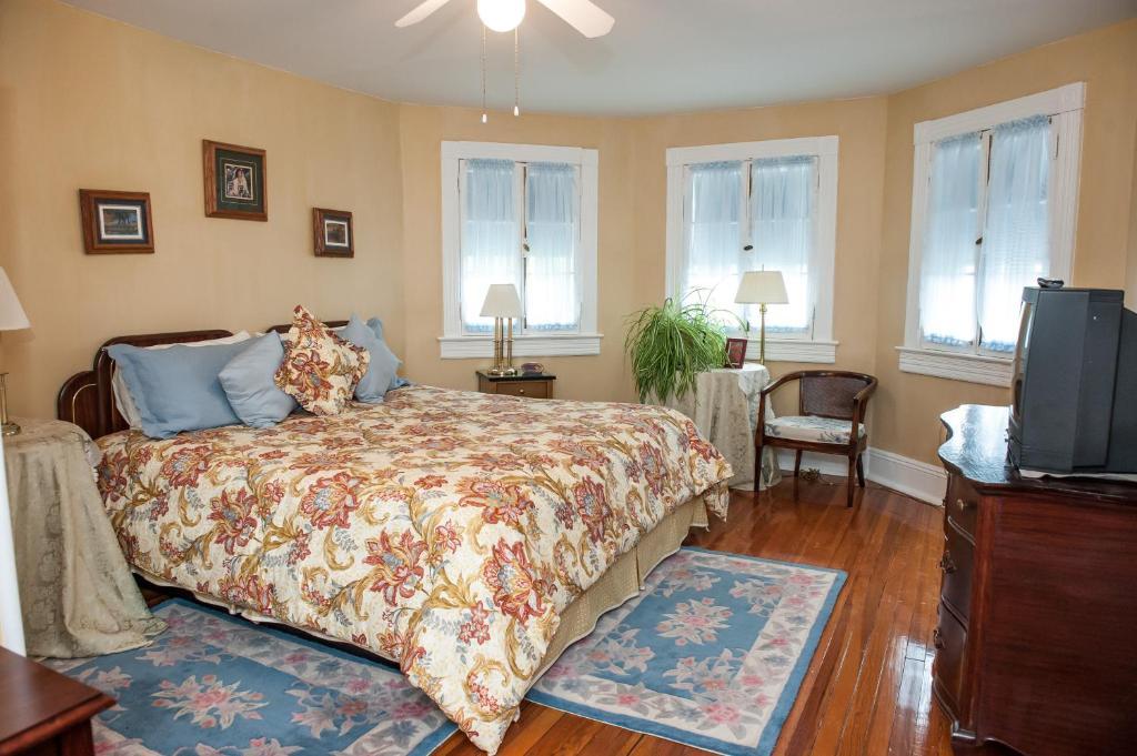 Cedars & Beeches Bed & Breakfast Long Branch