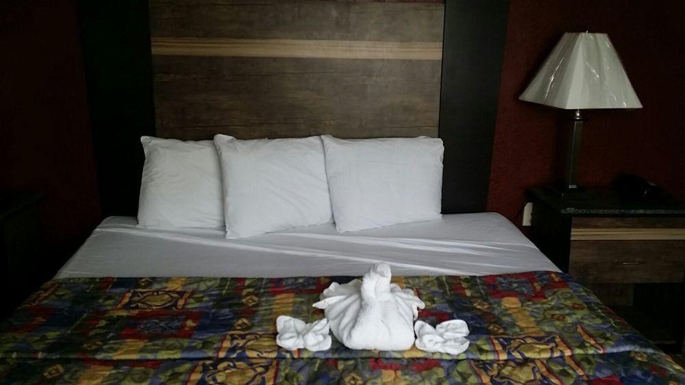 Red Carpet Hotel Toms River