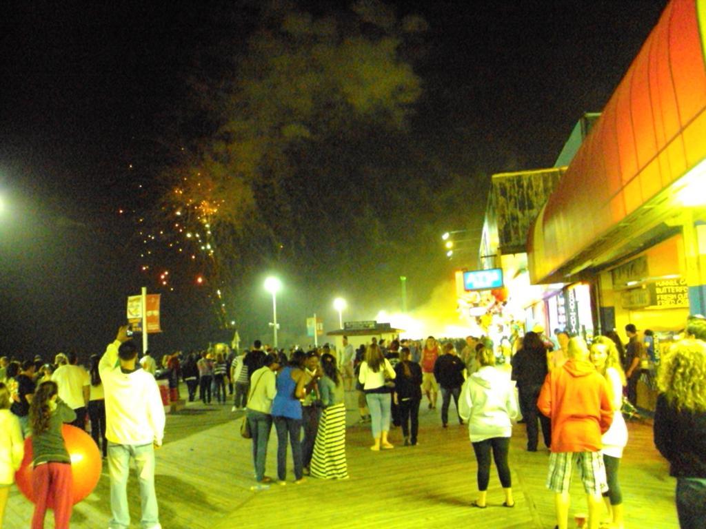 Buoy 16 By The 3* Seaside Heights