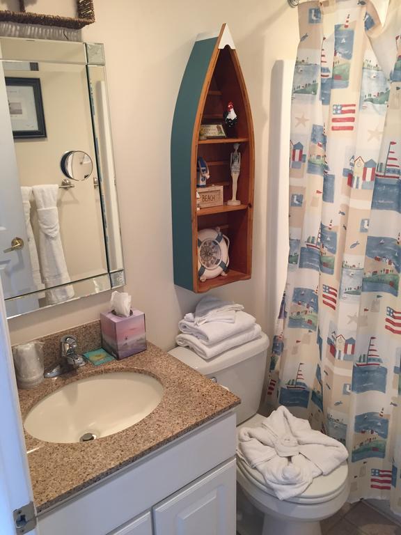 Hotel Surf Song