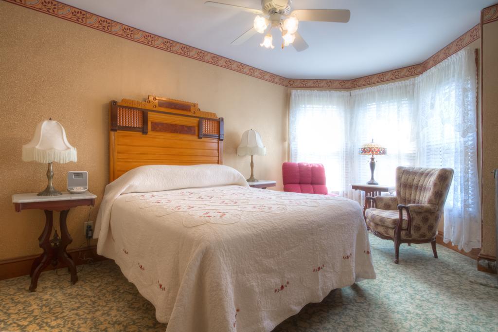 Albert Stevens Bed & Breakfast 3*