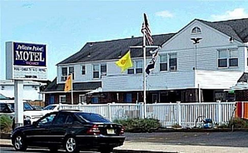 Pelican Point Motel