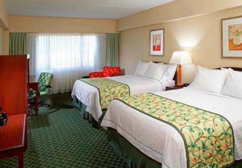 Hotel Fairfield & 3*