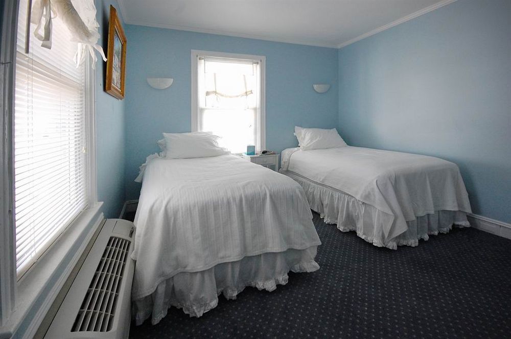 Grand Victorian Spring Hotel