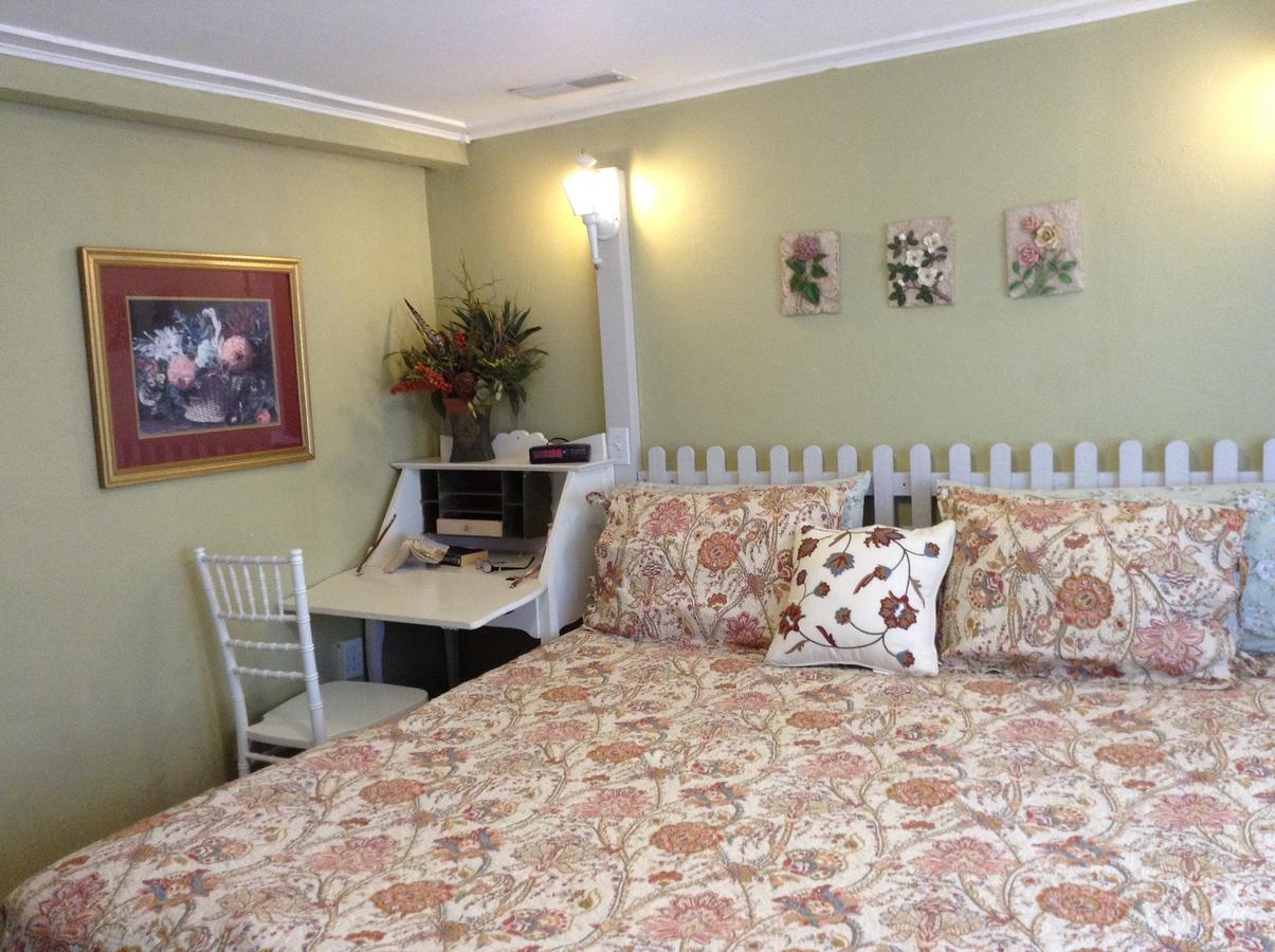 The Island Guest House Bed And Breakfast Beach Haven