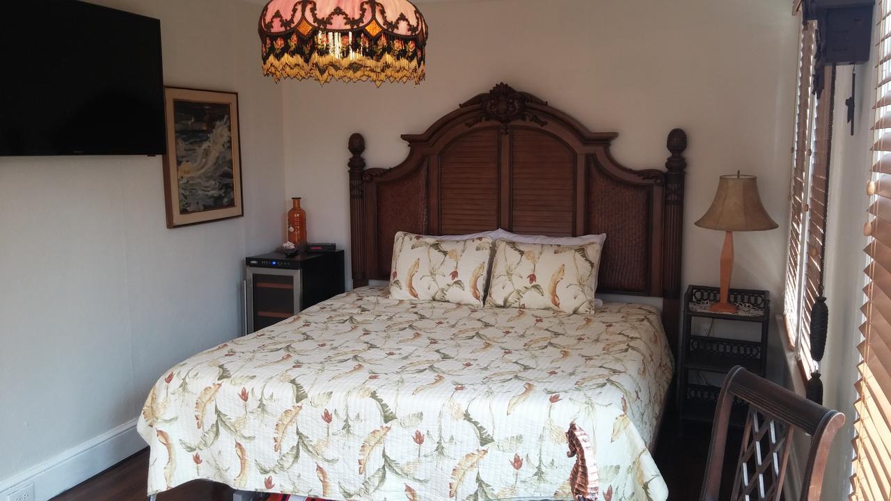 The Island Guest House Bed And Breakfast Beach Haven