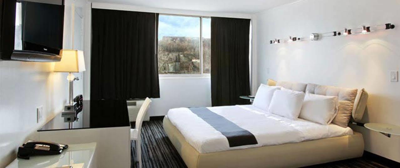 Ramada By Wyndham Hotel North Bergen