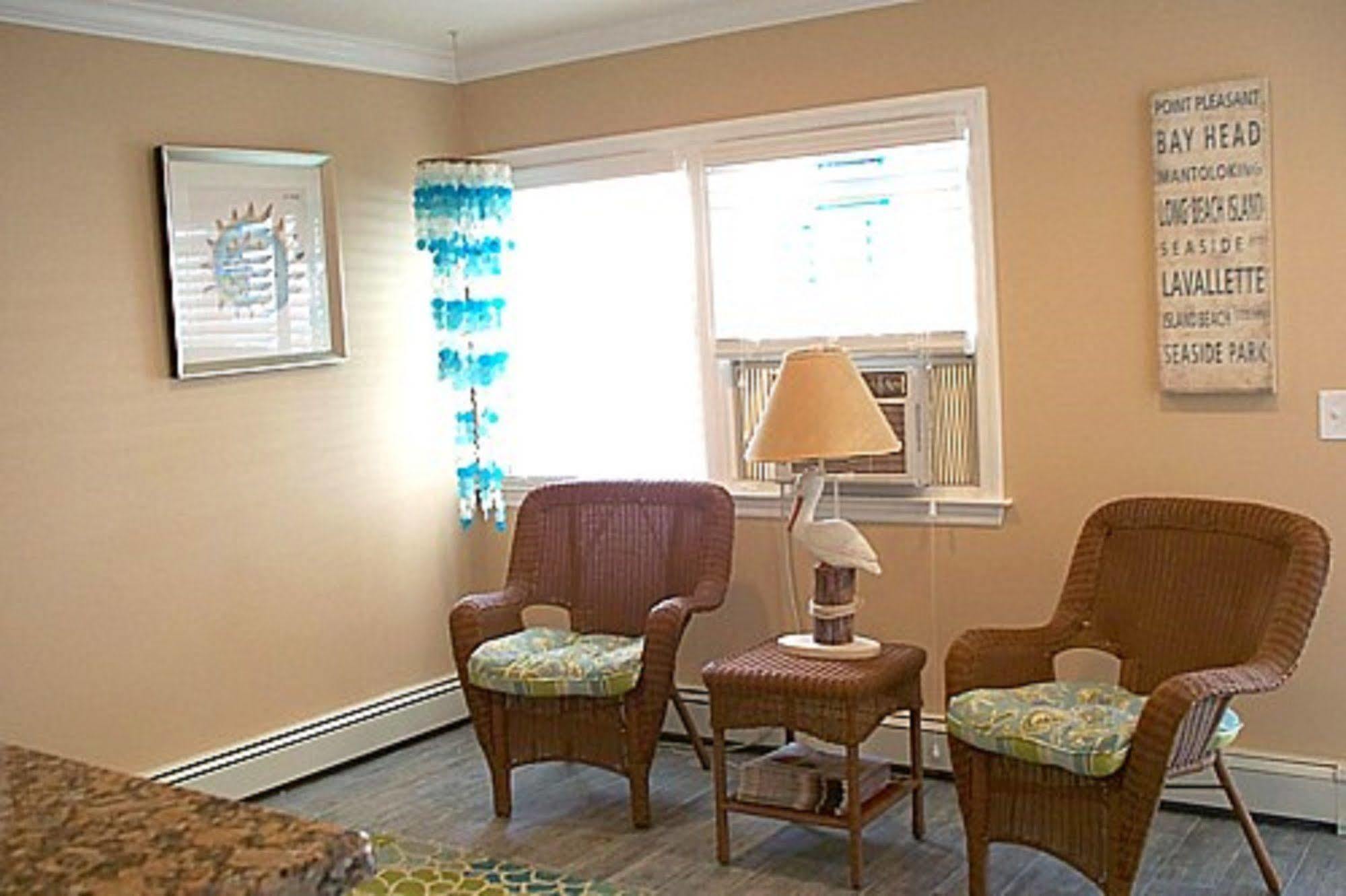 Pelican Point Motel