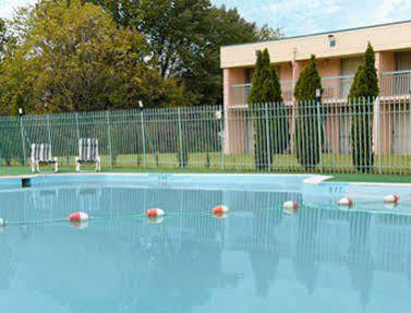 Ramada By Wyndham Hotel 2*