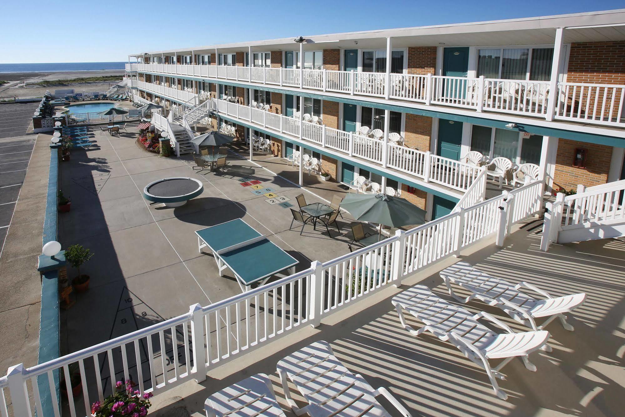 Monterey 2*