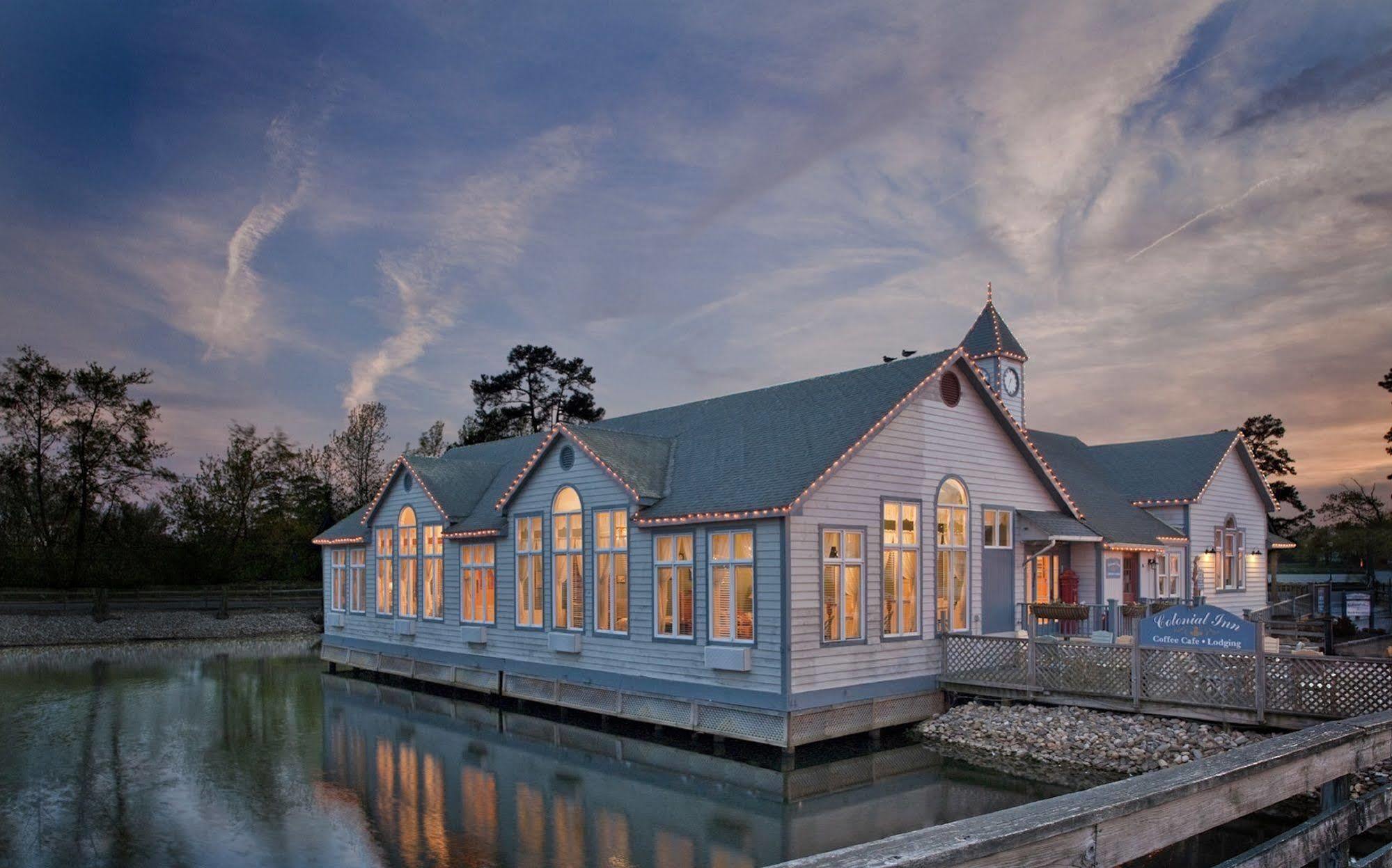 Colonial Bed & Breakfast 4*