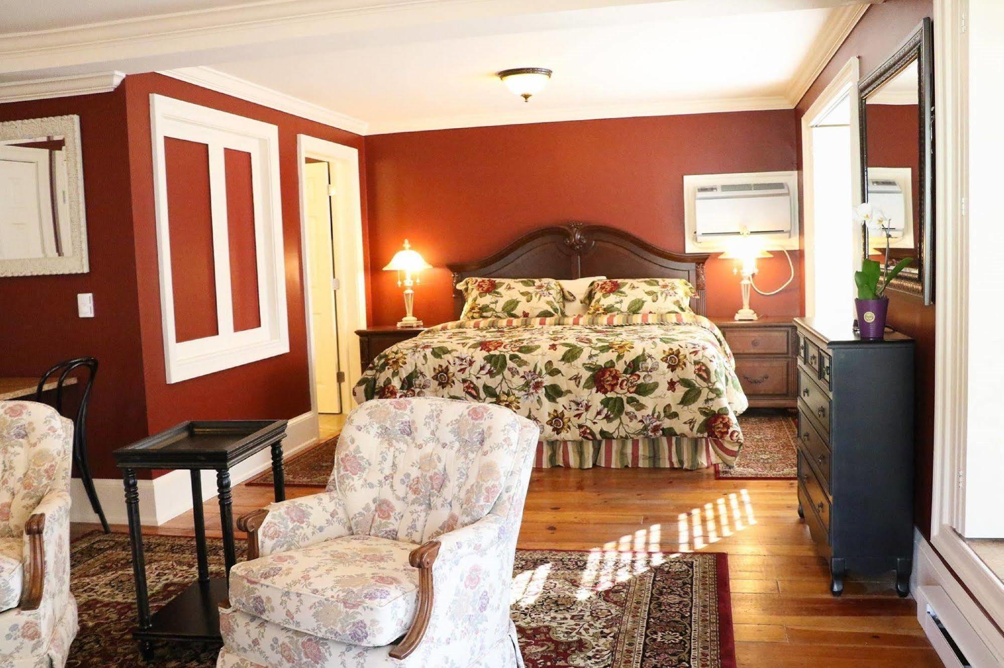 Bed & Breakfast Colonial 4*