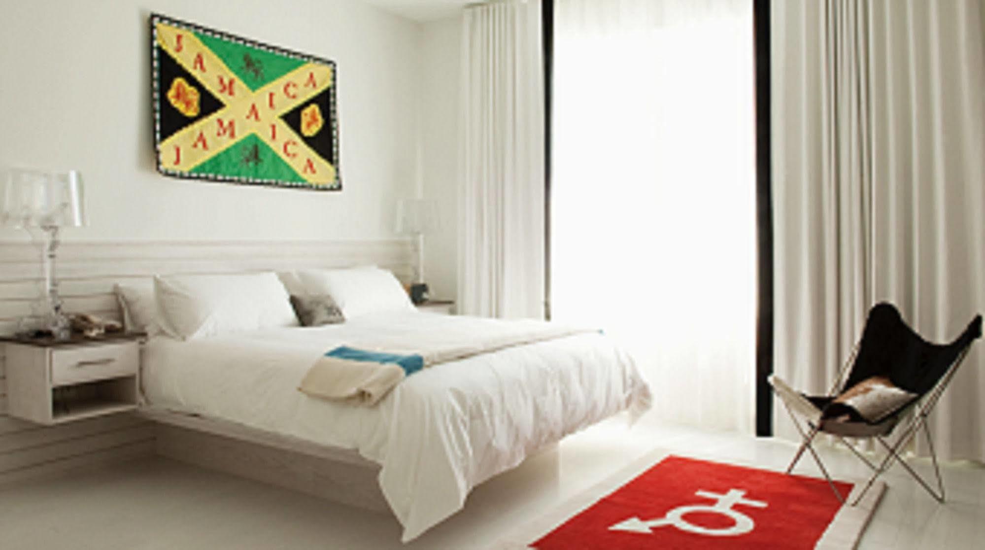 Bungalow Hotel