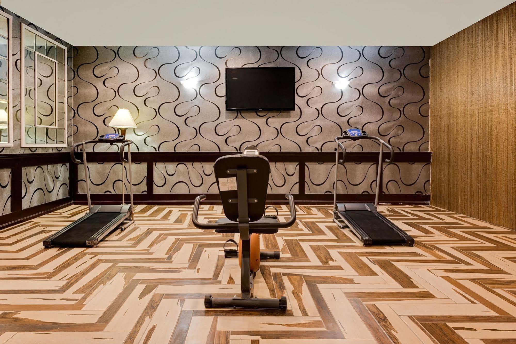 Madison Hotel Boardwalk 3*