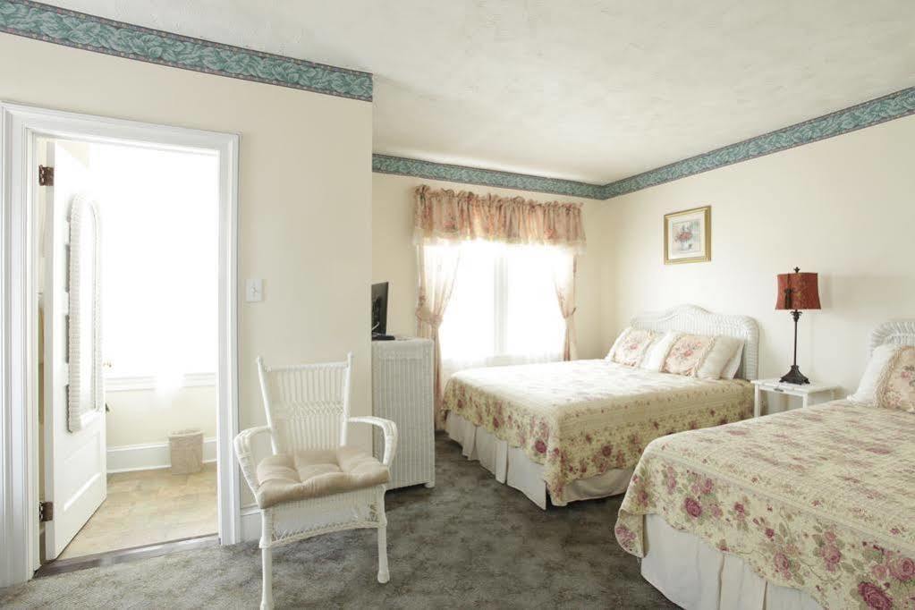 Inn Macomber