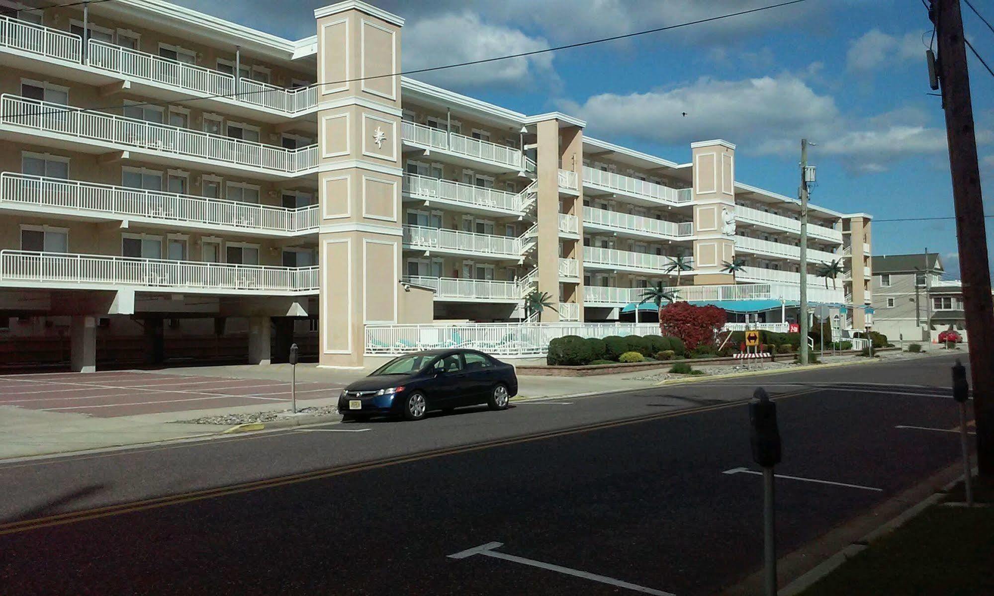Surf Song Hotel 2*
