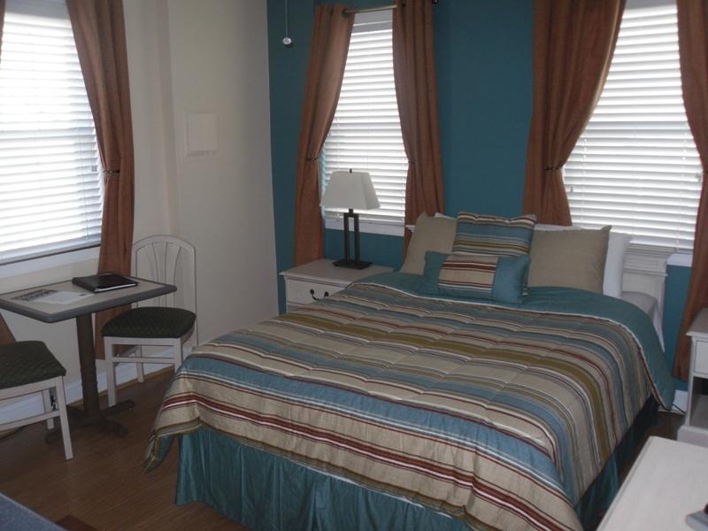 Surrey House 3*
