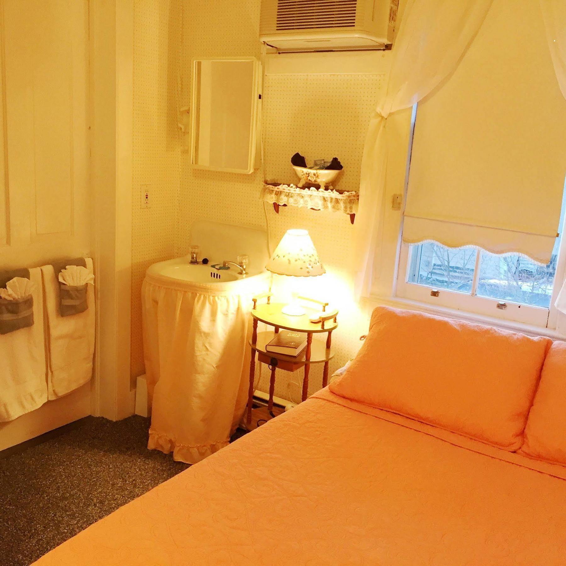 Bed & Breakfast The At The Shore 3*