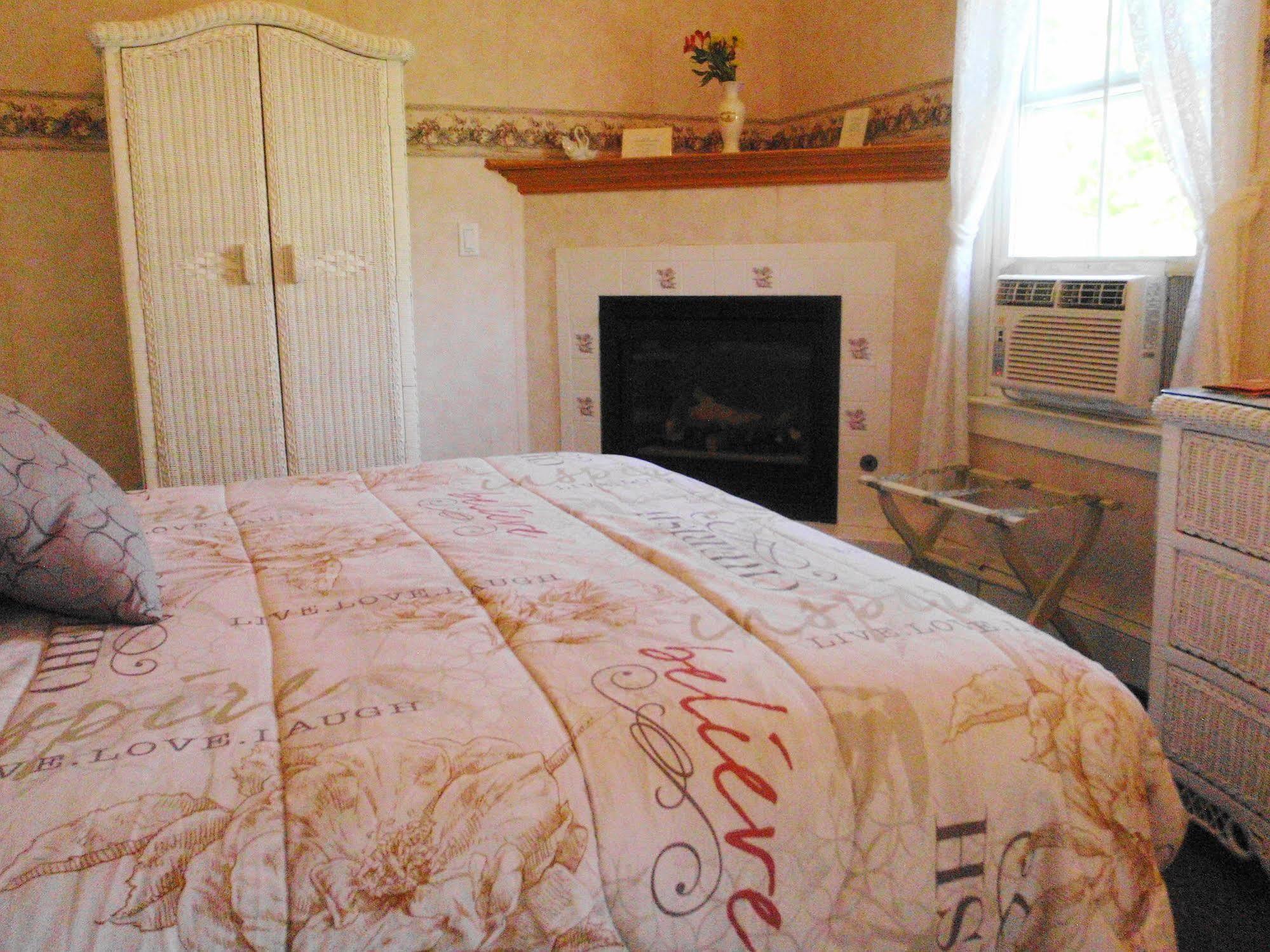 Bed & Breakfast The At The Shore 3*
