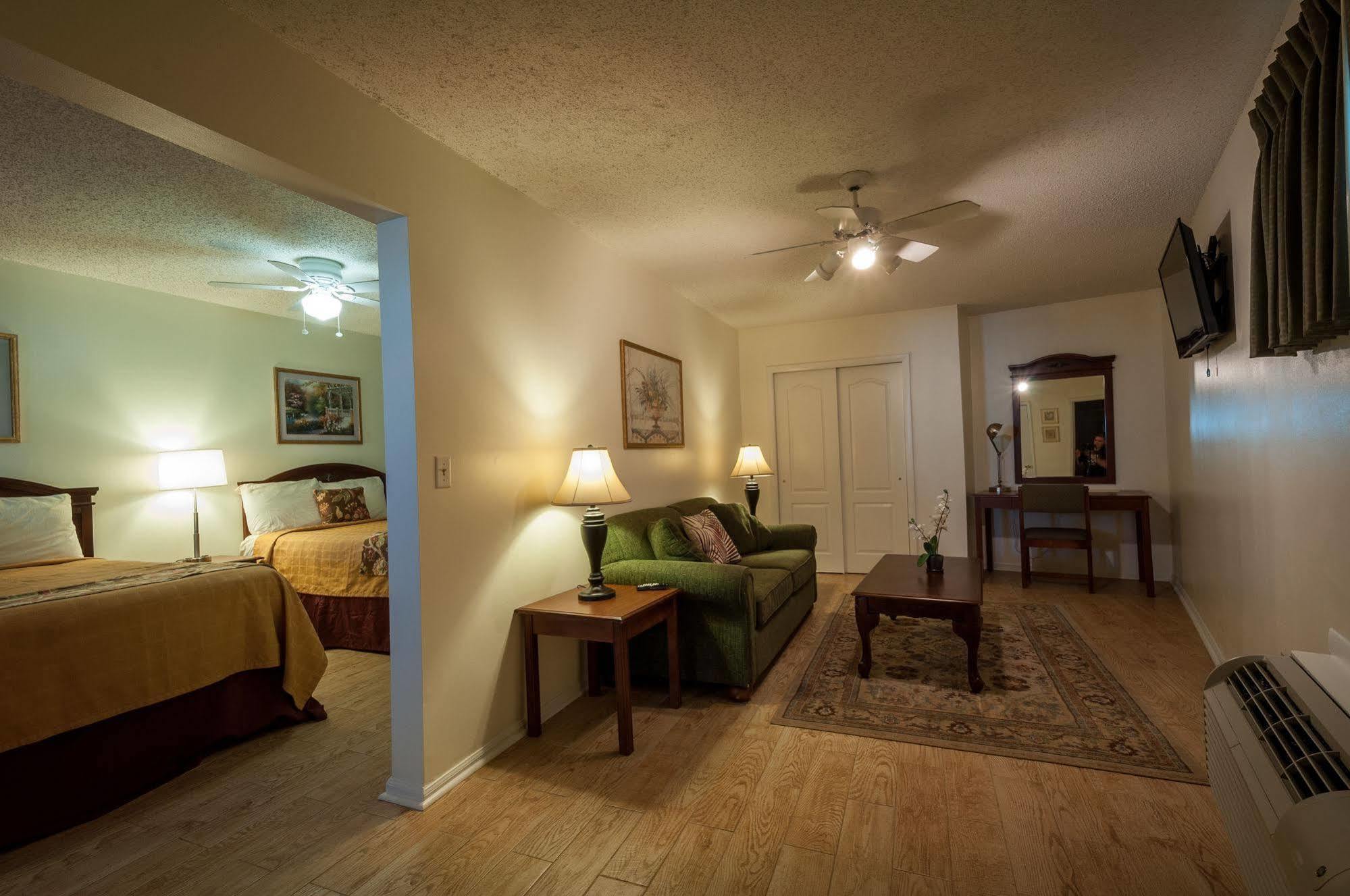 Point Pleasant Manor 3*