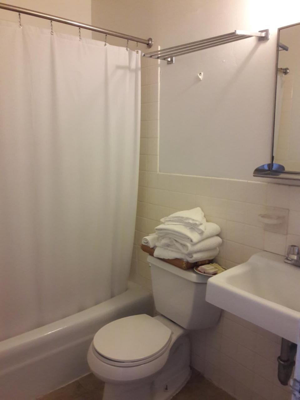 Suitcase & Travel Motel 3*