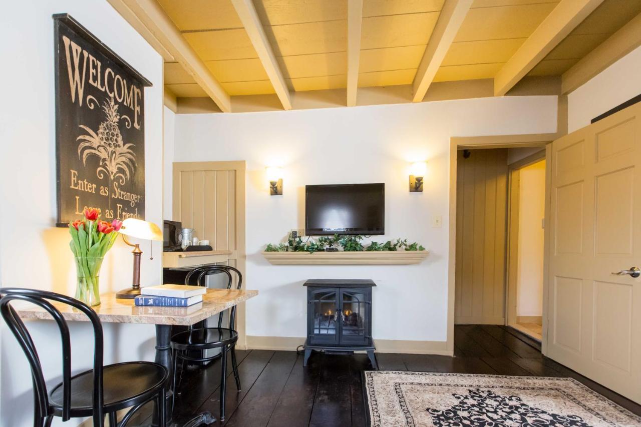 Bed & Breakfast Colonial 4*
