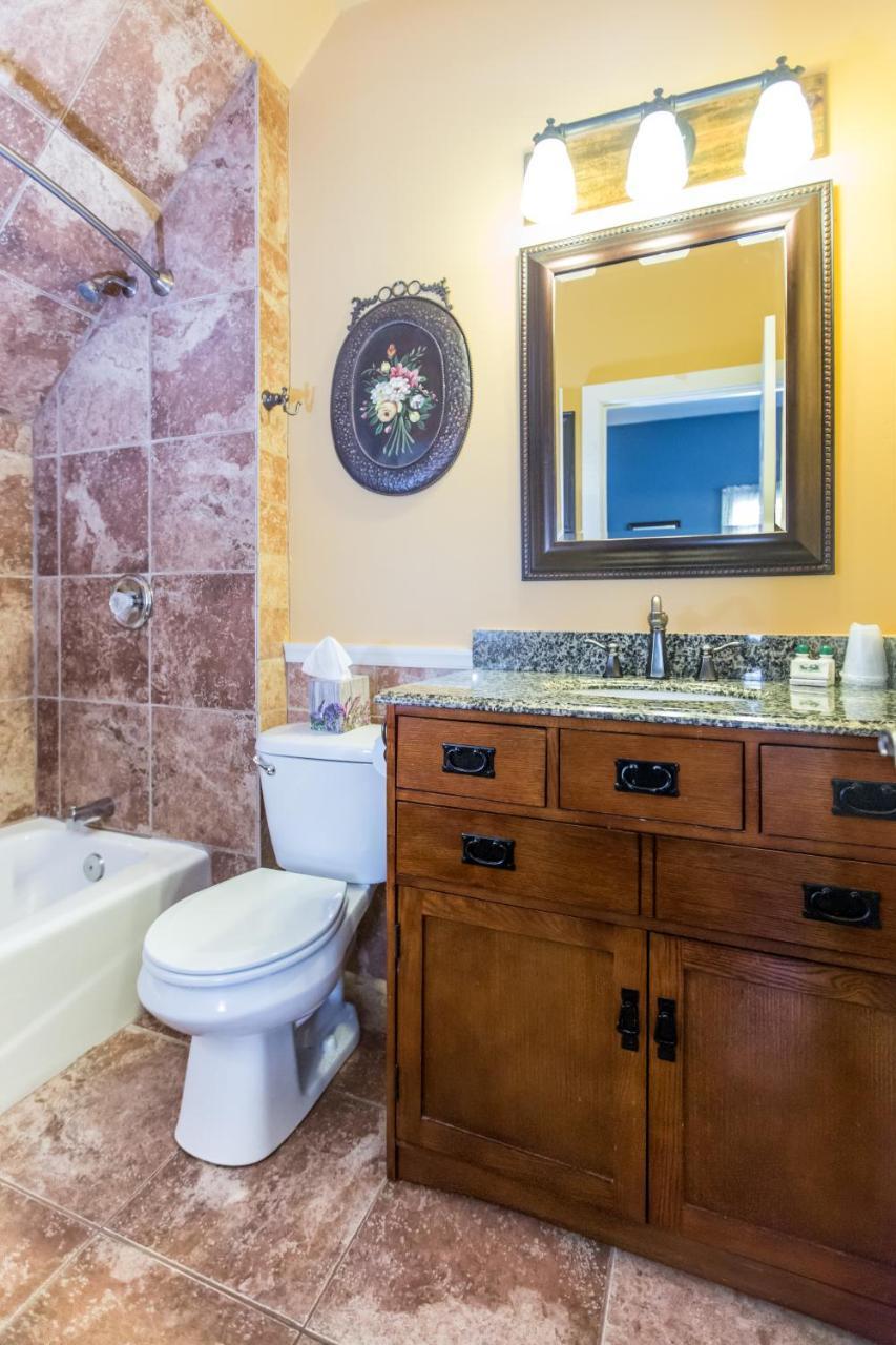 Bed & Breakfast Colonial
